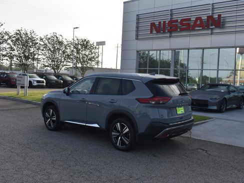 Used 2023 Nissan Rogue SL w/ SL Premium Package FWD image 6
