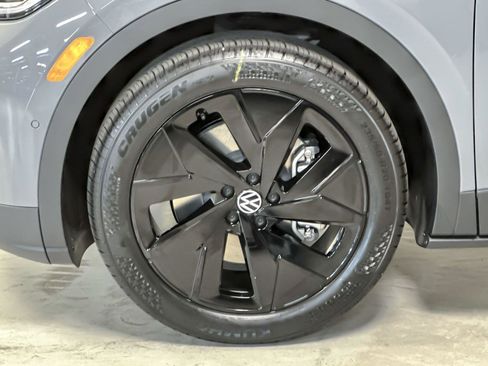 New 2026 Volkswagen ID.4 Pro S image 25