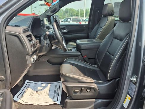 Used 2021 GMC Yukon XL SLT w/ SLT Premium Package image 9