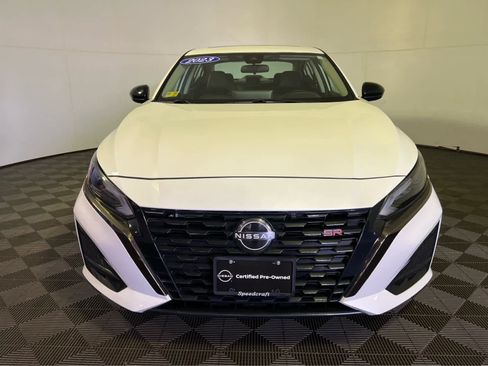 Certified 2023 Nissan Altima 2.5 SR w/ SR Premium Package AWD/4WD image 2