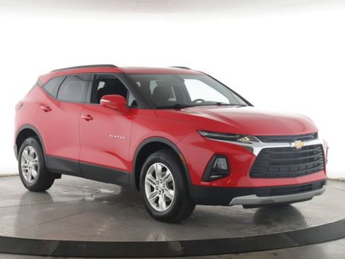 Used 2020 Chevrolet Blazer LT FWD image 2