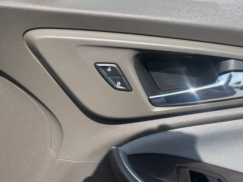 Used 2022 Chevrolet Malibu LT FWD image 32