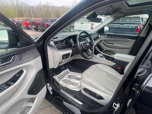 Used 2021 Jeep Grand Cherokee L Overland AWD/4WD image 5