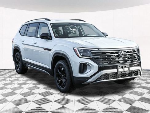 New 2026 Volkswagen Atlas Peak Edition AWD/4WD image 15