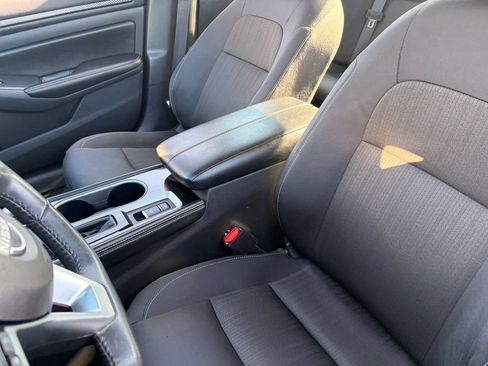 Certified 2024 Nissan Altima 2.5 SV w/ SV Premium Package FWD image 20