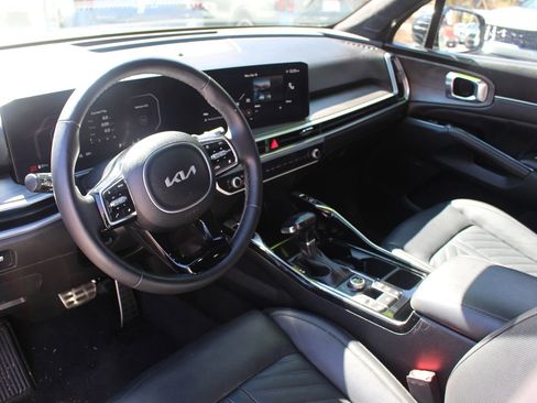 Certified 2024 Kia Sorento SX Prestige image 17