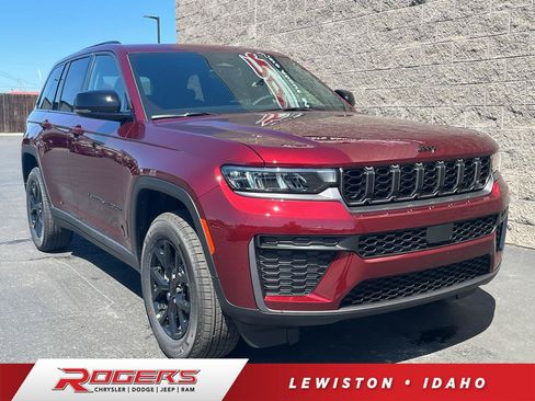 New 2026 Jeep Grand Cherokee Altitude AWD/4WD image 1