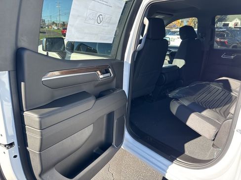 New 2025 Chevrolet Silverado 1500 LT image 10