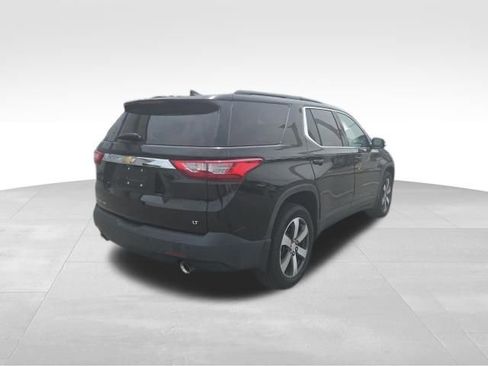 Used 2020 Chevrolet Traverse LT w/ LT Premium Package AWD/4WD image 6