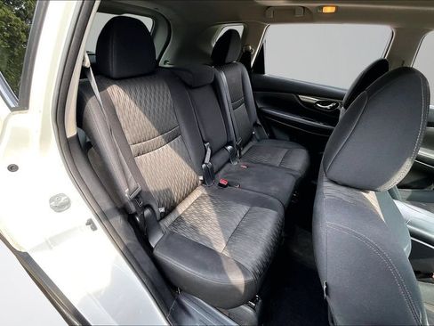 Used 2017 Nissan Rogue S AWD/4WD image 25