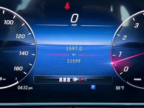 Used 2024 Mercedes-Benz C 300 4MATIC Sedan image 32
