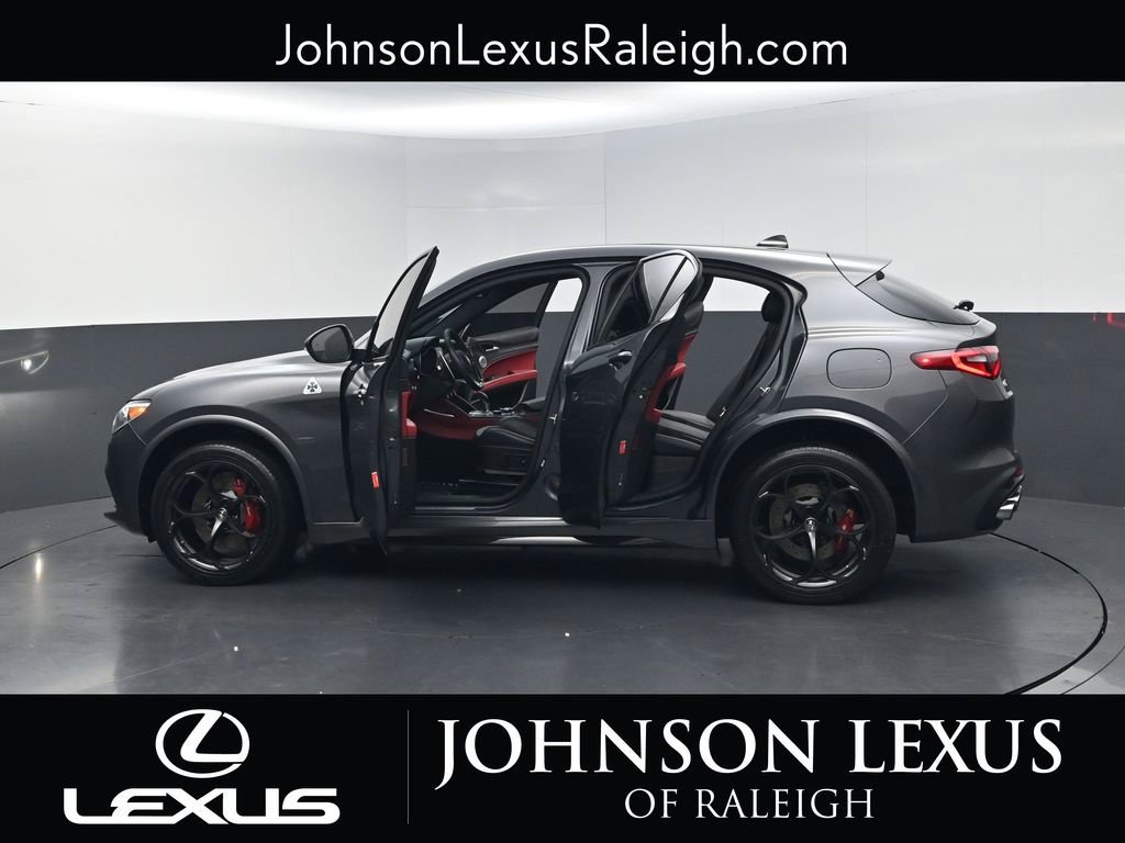 Used 2018 Alfa Romeo Stelvio Quadrifoglio w/ Driver Assist Dynamic Package AWD/4WD image 37