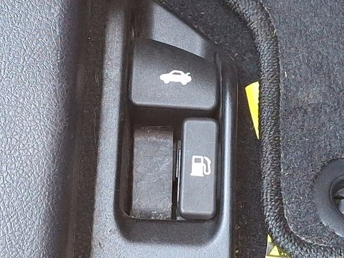 Used 2015 Toyota Camry LE image 24