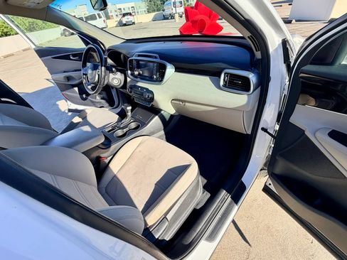 Used 2019 Kia Sorento FWD w/ Option Group 020 image 40