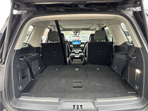 Certified 2022 Lincoln Navigator Black Label image 9