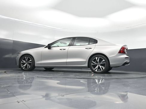 Used 2024 Volvo S60 B5 Core FWD image 50