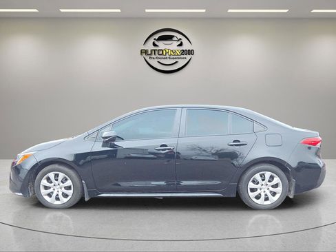 Used 2025 Toyota Corolla LE image 4