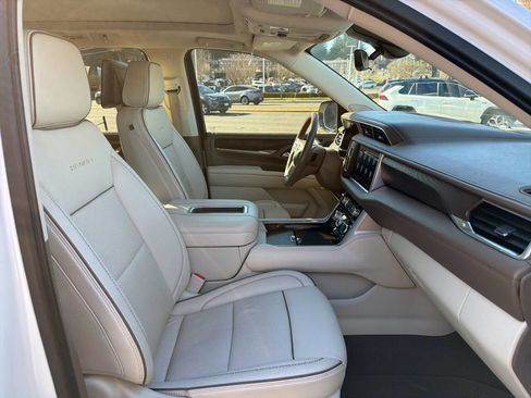 Used 2021 GMC Yukon XL Denali w/ Denali Ultimate Package image 18