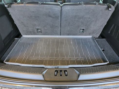 Used 2021 Ford Explorer ST w/ ST Street Pack image 7