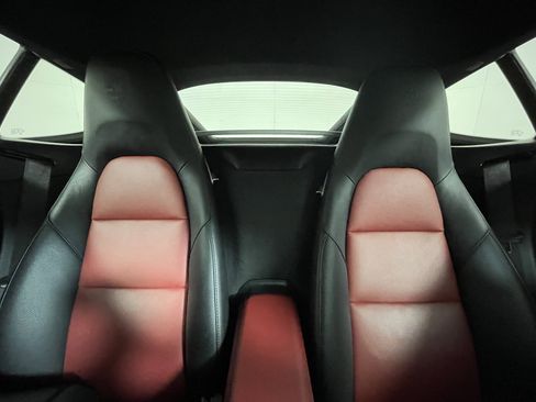 Used 2024 Porsche 718 Cayman image 16