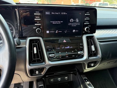 Used 2021 Kia Sorento S w/ Panoramic Sunroof Package AWD/4WD image 19