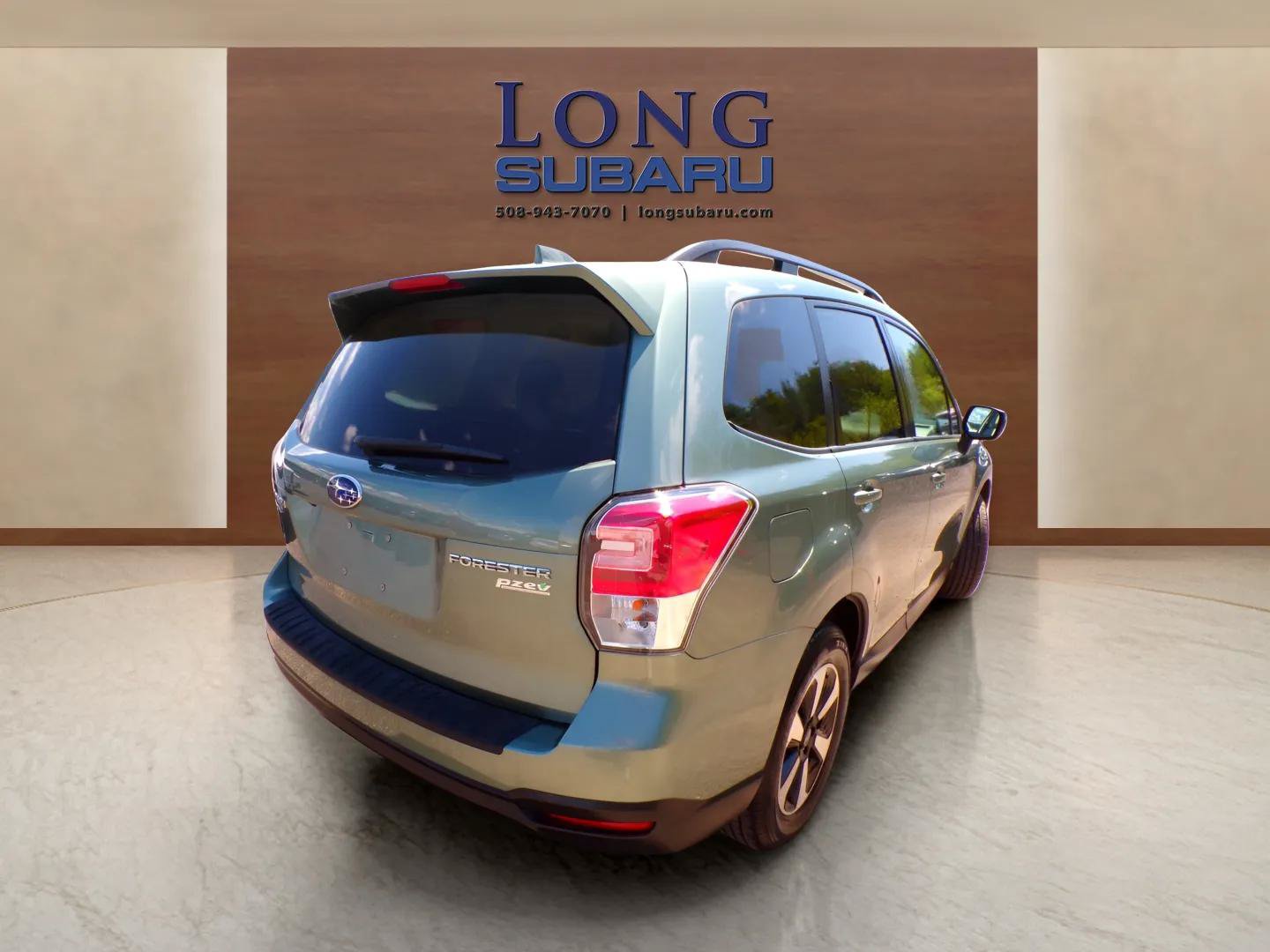 Used 2017 Subaru Forester 2.5i Premium w/ All-Weather Package AWD/4WD image 5