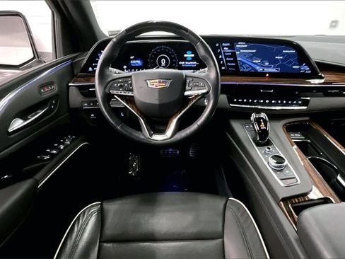 Used 2023 Cadillac Escalade Premium Luxury image 5