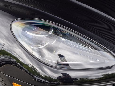 Used 2025 Porsche Macan image 33