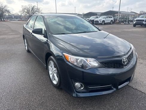 Used 2014 Toyota Camry SE image 7