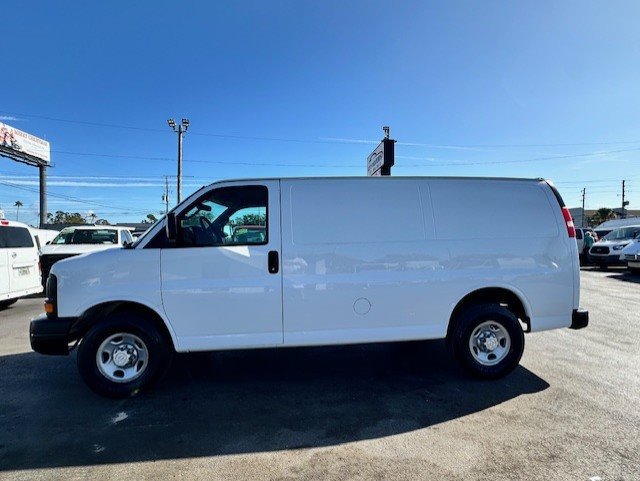 Used 2016 Chevrolet Express 2500 RWD image 9