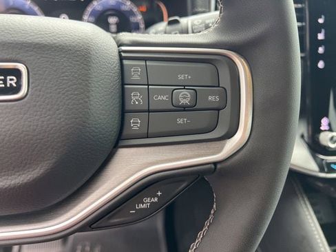 New 2026 Jeep Grand Wagoneer 4WD image 12