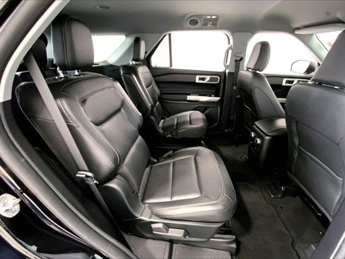 Used 2022 Ford Explorer XLT w/ Equipment Group 202A image 20