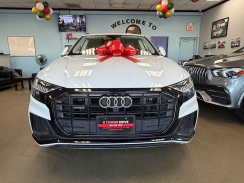 Used 2020 Audi Q8 Prestige w/ Prestige Package image 4