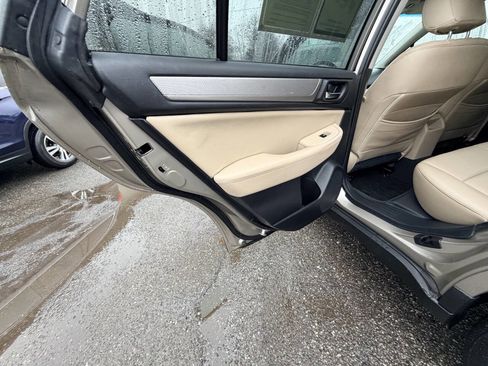 Used 2015 Subaru Outback 2.5i Premium image 21