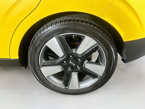 Used 2020 Kia Soul EX w/ Option Group 015 FWD image 11