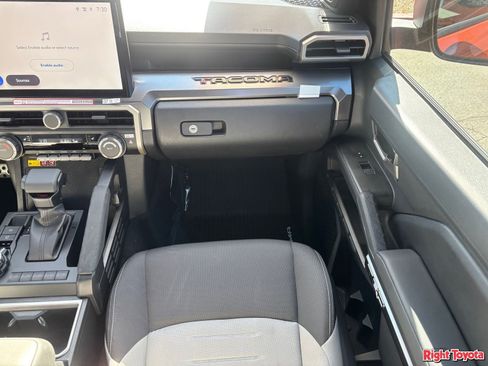 Certified 2025 Toyota Tacoma TRD Sport w/ TRD Sport Upgrade Package image 18