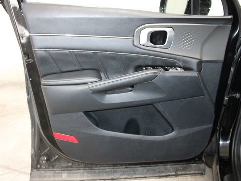 Used 2023 Kia Sorento SX AWD/4WD image 18