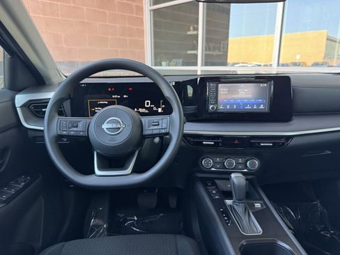 Used 2025 Nissan Kicks S image 15