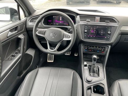 Used 2023 Volkswagen Tiguan SE R-Line AWD/4WD image 9