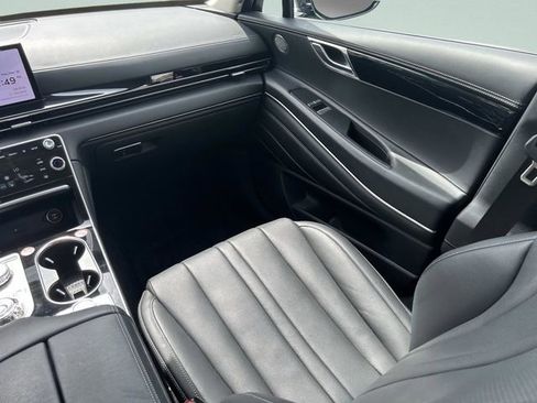 Used 2025 Genesis GV80 2.5T Standard AWD/4WD image 21