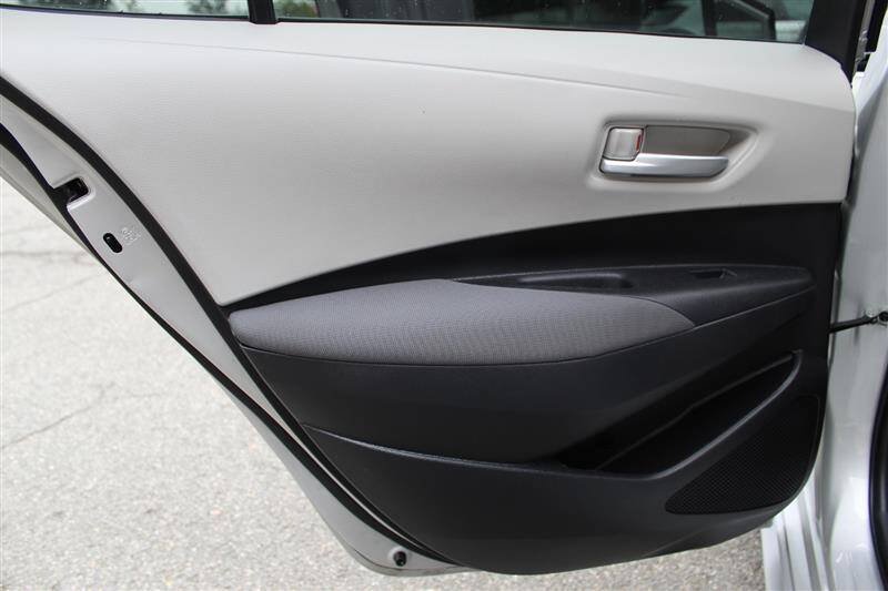 Used 2021 Toyota Corolla LE w/ Carpet Mat Package (TMS) FWD image 21