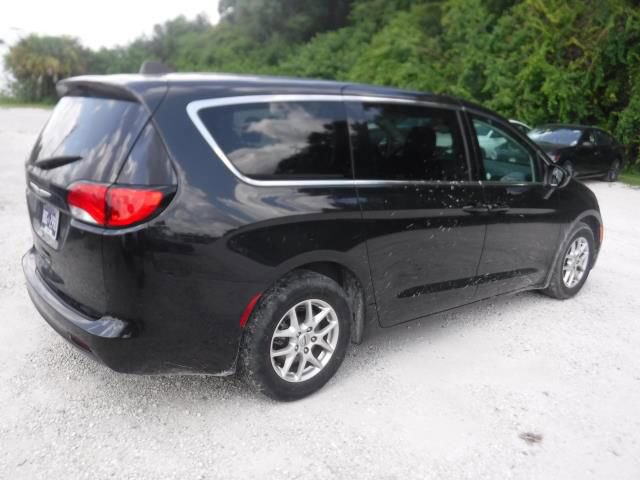 Used 2023 Chrysler Voyager LX FWD image 3