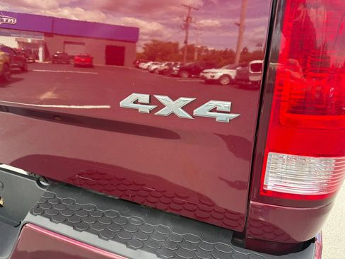 Used 2018 RAM 1500 Express AWD/4WD image 42