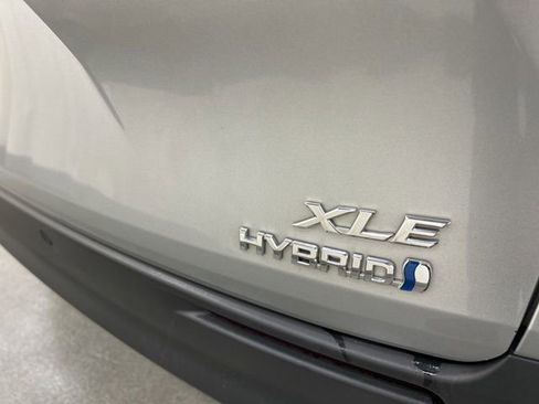 Used 2021 Toyota Sienna XLE AWD/4WD image 30