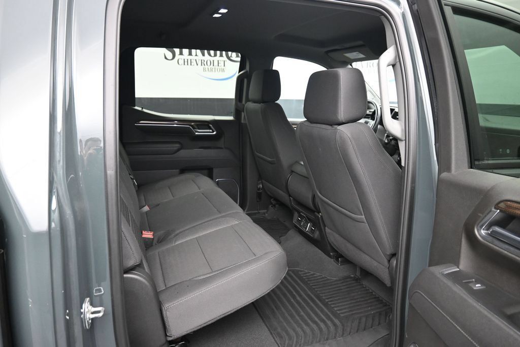 Used 2025 Chevrolet Silverado 1500 LT AWD/4WD image 13