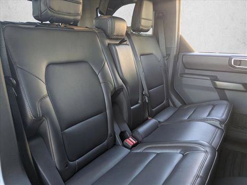 Used 2025 Ford Bronco Badlands image 21