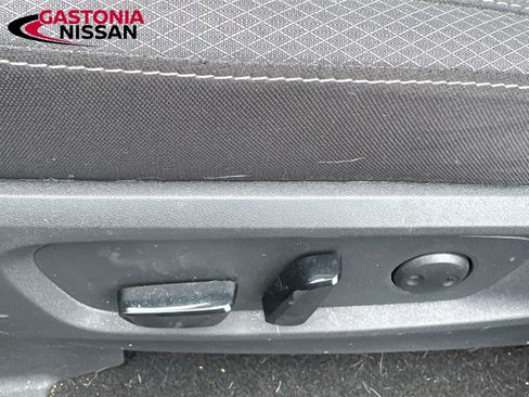 Used 2023 Nissan Pathfinder SV w/ SV Premium Package AWD/4WD image 25