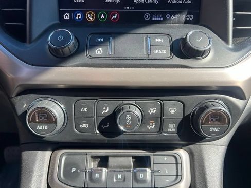 Used 2020 GMC Acadia Denali w/ Technology Package FWD image 29