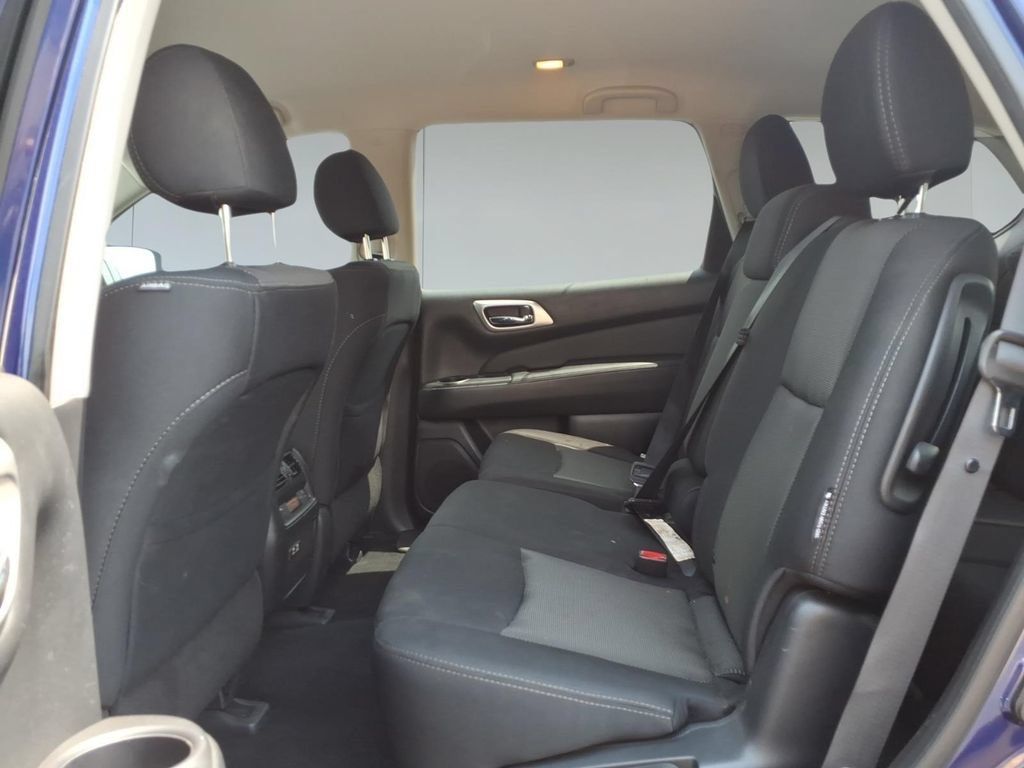 Used 2020 Nissan Pathfinder S FWD image 12