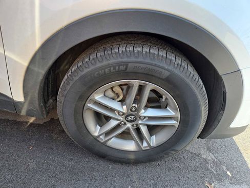 Used 2017 Hyundai Santa Fe Sport image 3